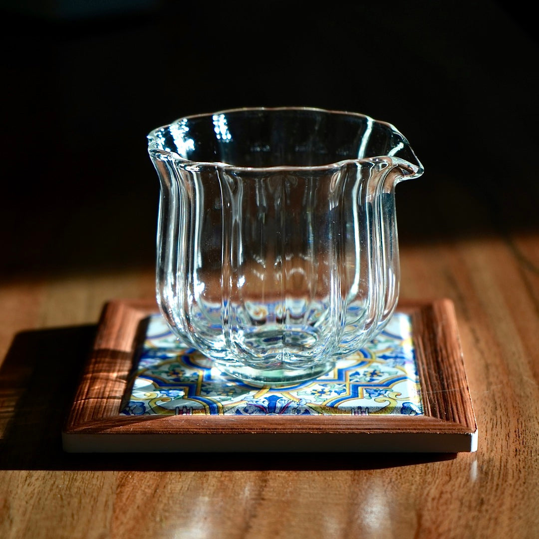 Lotus Flower Glass Pitcher(Gong Dao Bei)